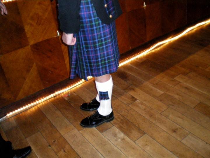 Dragon Hotel - Finchies legs.jpg